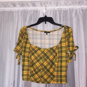 Cropped ShortSleeve Square Neckline (Plaid Yellow)